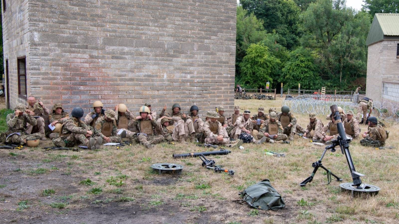 How 5,000 Ukrainian soldiers were trained in Britain: powerful photos