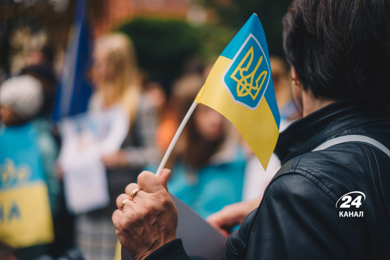 Mariupol residents held a rally in Kiev against a pseudo-referendum: a vivid photo report on Channel 24