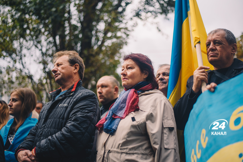Mariupol residents held a rally against pseudo-referendum in Kiev: vivid photo report of Channel 24