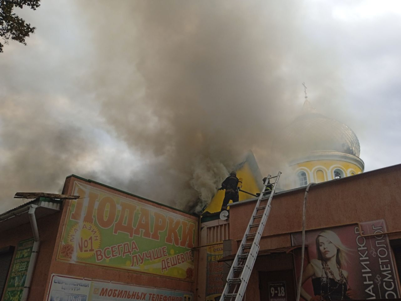 Russians shelled Kupyansk with multiple rocket launchers, church school caught fire: creepy footage