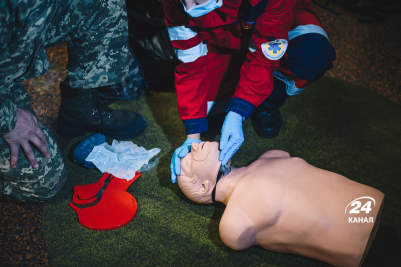 trained in the Kiev metro provide medical care: how it was – photo report of 24 channels