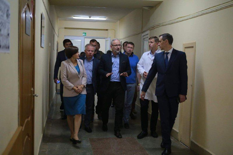 The ministers of Ukraine and Poland arrived in Lviv: together with Sadov they visited the military in the hospital