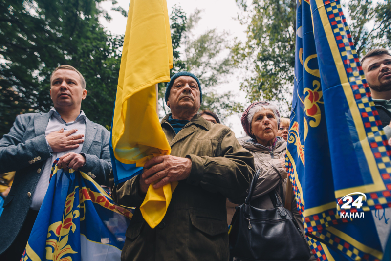Mariupol residents held an action in Kyiv against a pseudo-referendum: a vivid photo report of Channel 24