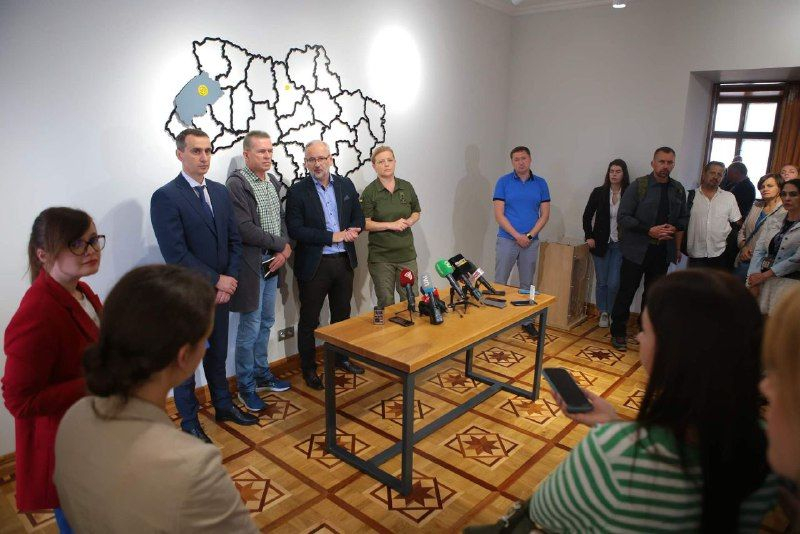 The ministers of Ukraine and Poland arrived in Lviv: together with Sadov they visited the military in the hospital