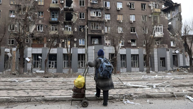 Survival in the occupation: where do Mariupol residents get money and food