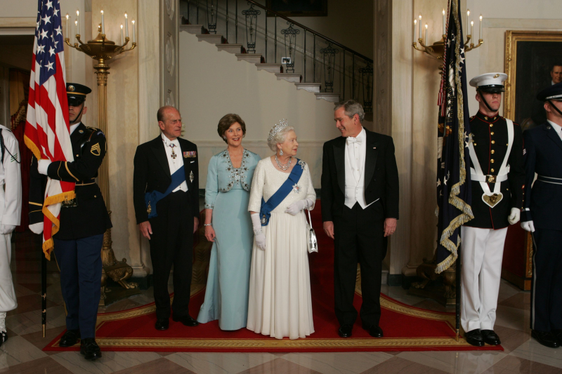 During her reign, Elizabeth II met with 14 US presidents: photos were shown at the White House