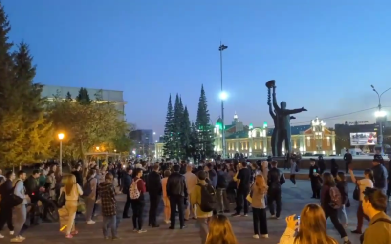 В Protests erupted in Russia over mobilization: photo, video come out to protest against the mobilization in their cities. As a result, a wave of mass arrests is rolling across Russia. People are 