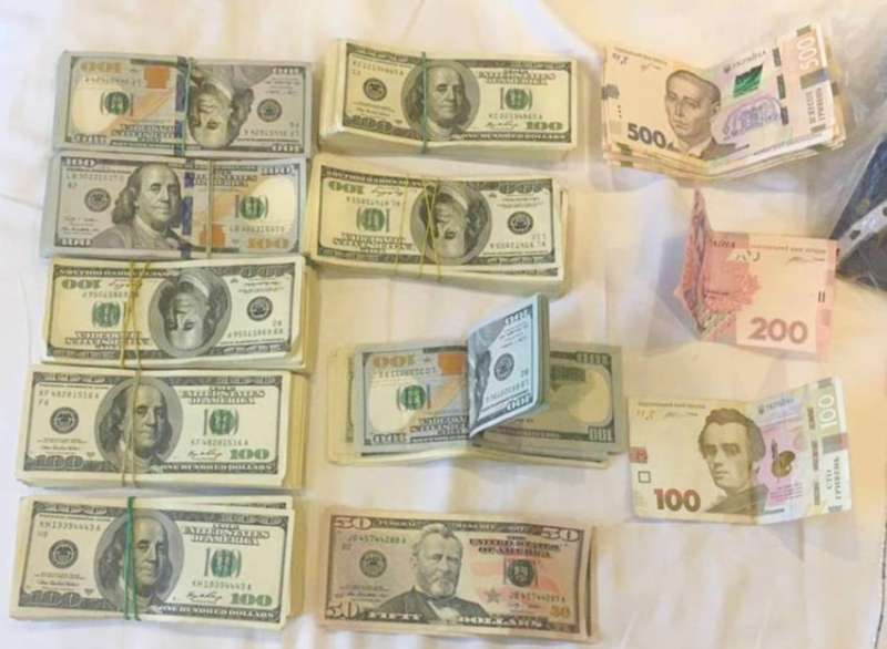 In Kiev, the couple sheltered taxi driver, and he stole $120,000 from them and fled to rest in Odessa