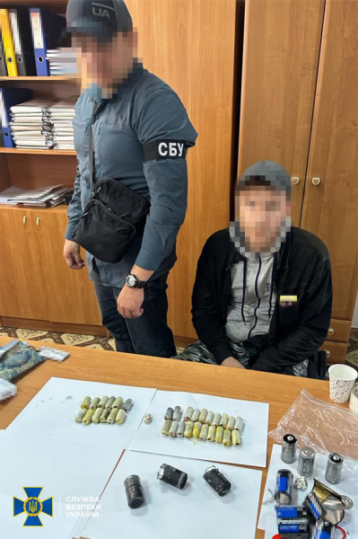 A half kilo of cocaine in the stomach: the SBU detained a drug dealer on the border of Ukraine