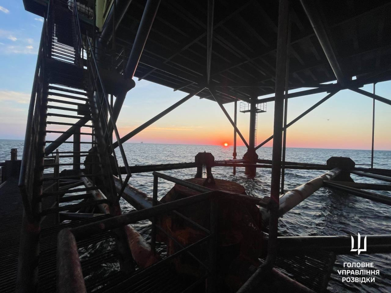 GUR showed footage of a special operation on the “Boiko towers” in the Black Sea