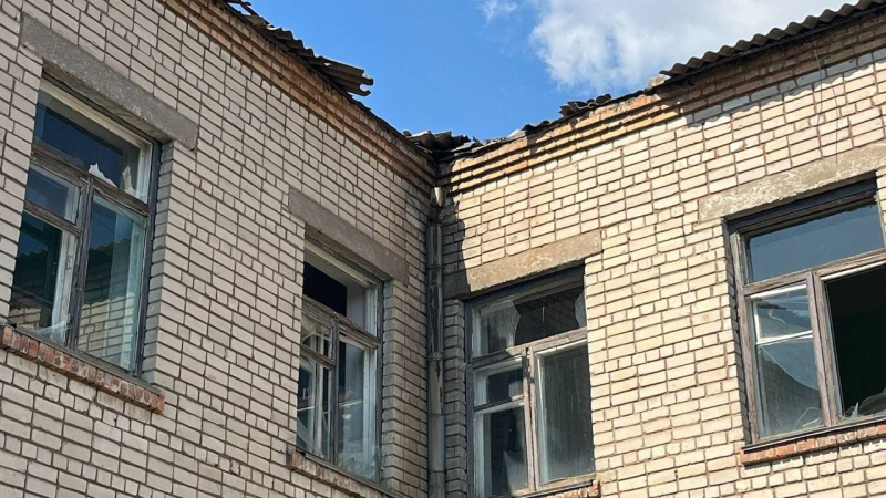 Three injured, houses damaged: the Russian Federation shelled Nikopol with MLRS and artillery