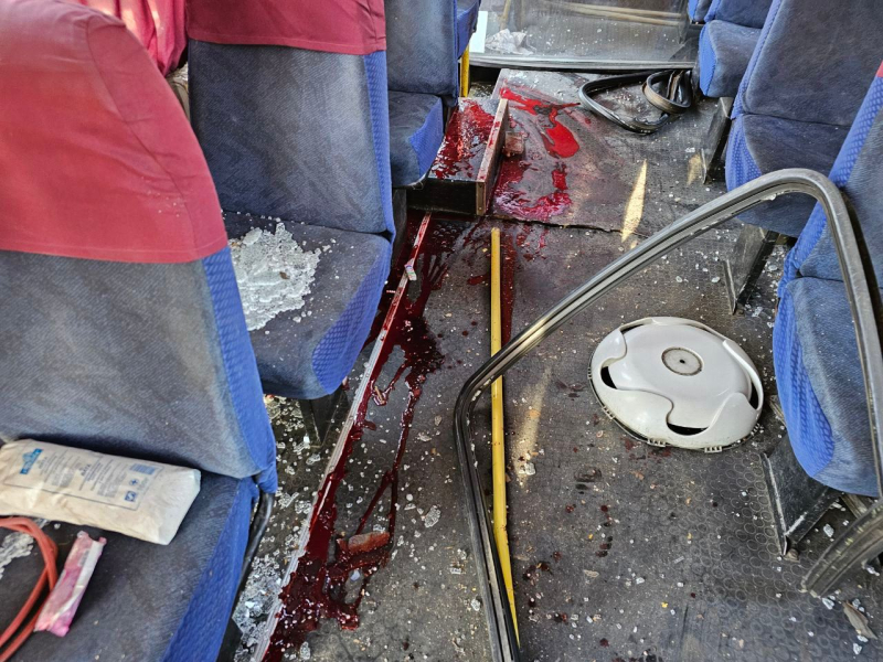 Occupants fired at a bus with passengers in Kherson: four wounded