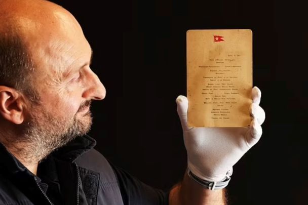 The menu from the Titanic will be sold at auction - it was found in the clothes of one of the victims (photo)