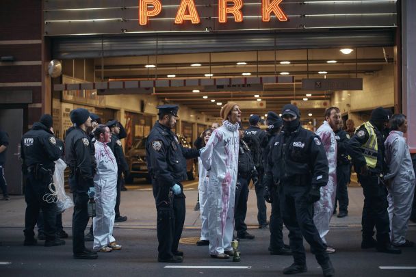 Pro-Palestinian protesters disrupt New York's Thanksgiving Day parade