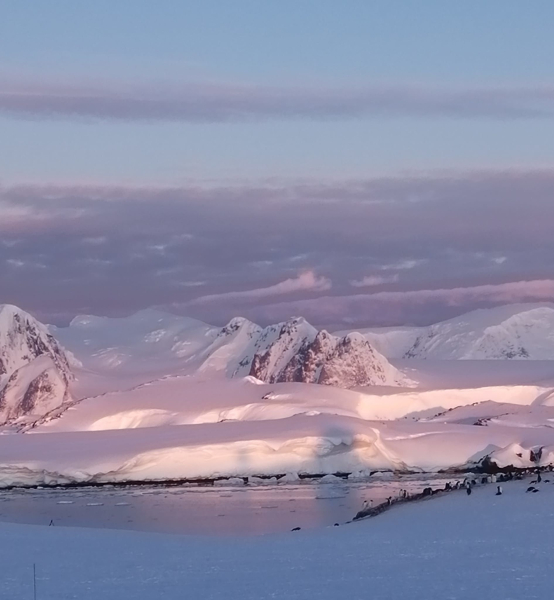 Ukrainian polar explorers showed white nights in Antarctica – photo