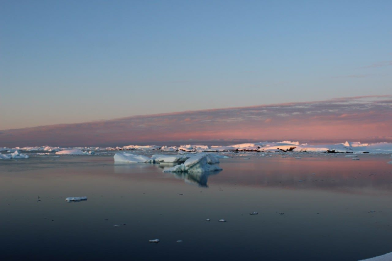 Ukrainian polar explorers showed white nights in Antarctica – photo