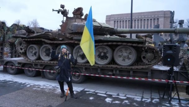 In Finland, a Russian tank destroyed in Ukraine was displayed on the square: the Kremlin is outraged