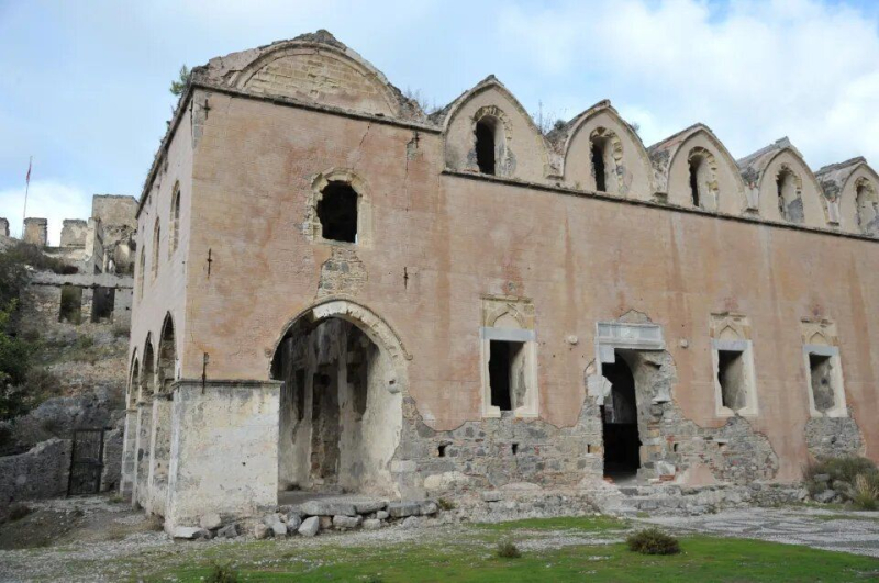 Abandoned for 100 years: what a creepy ghost town looks like in the resort area of Turkey (photo, video)