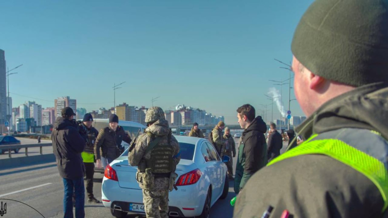 Удар по вокзалу Херсона, отход ВСУ из Марьинки и Залужный о мобилизации: главные события 26 декабря