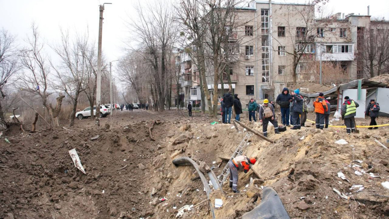 5 погибших, 130 пострадавших, в Киеве до сих пор пожары: последствия массированной атаки на Украину