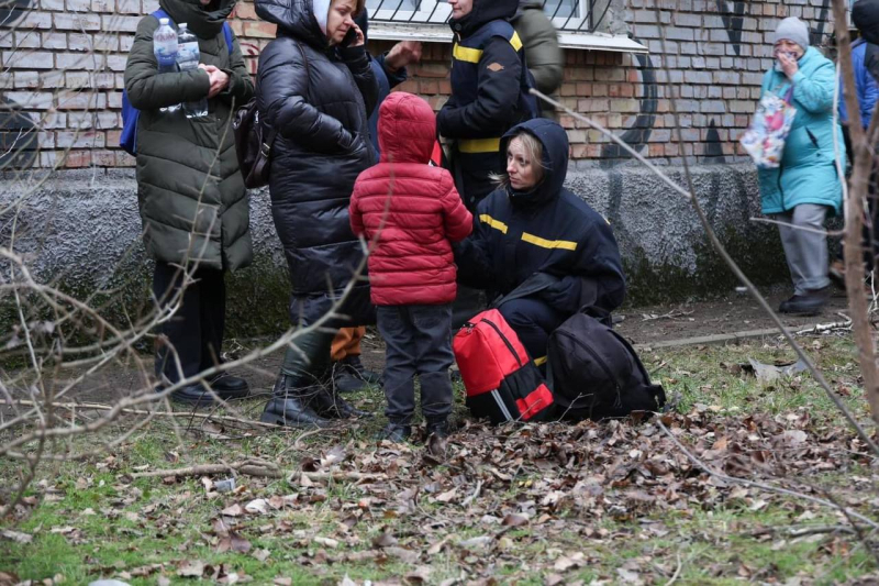 5 погибших, 130 пострадавших, в Киеве до сих пор пожары: последствия массированной атаки на Украину