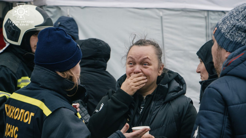 5 погибших, 130 пострадавших, в Киеве до сих пор пожары: последствия массированной атаки на Украину