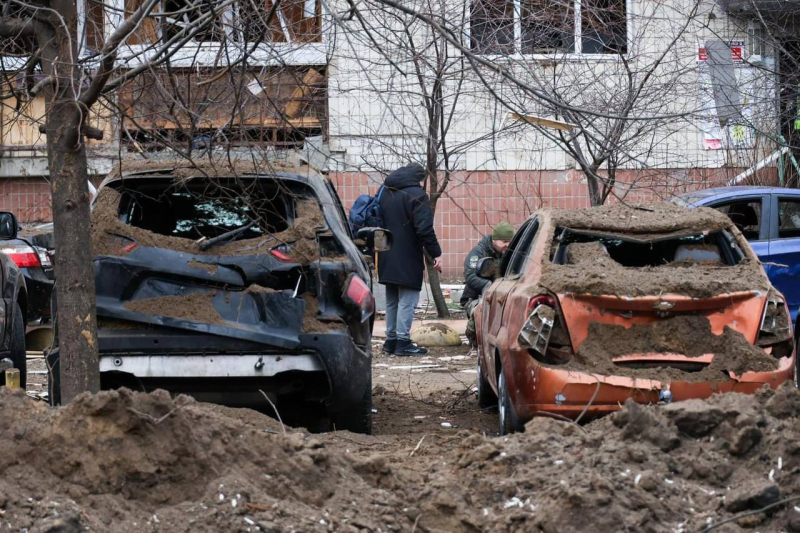 5 погибших, 130 пострадавших, в Киеве до сих пор пожары: последствия массированной атаки на Украину