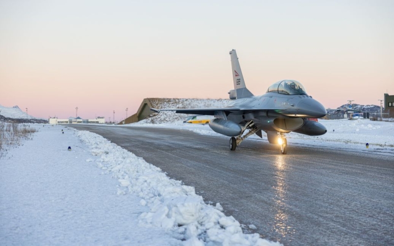 В Данию прибыли F-16 для обучения украинских пилотов: фото