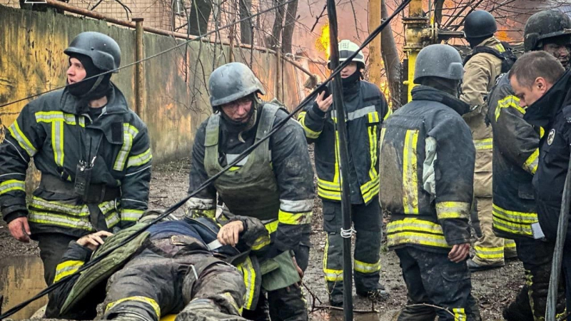 Траур в Одессе и пожары на НПЗ в России: новости 16 марта