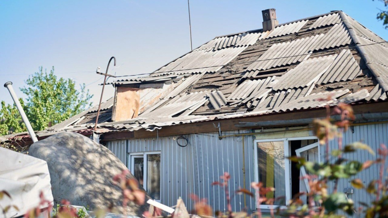 Удары по Балаклее и Смеле, запрет на выдачу паспортов мужчинам за границей: новости 25 апреля