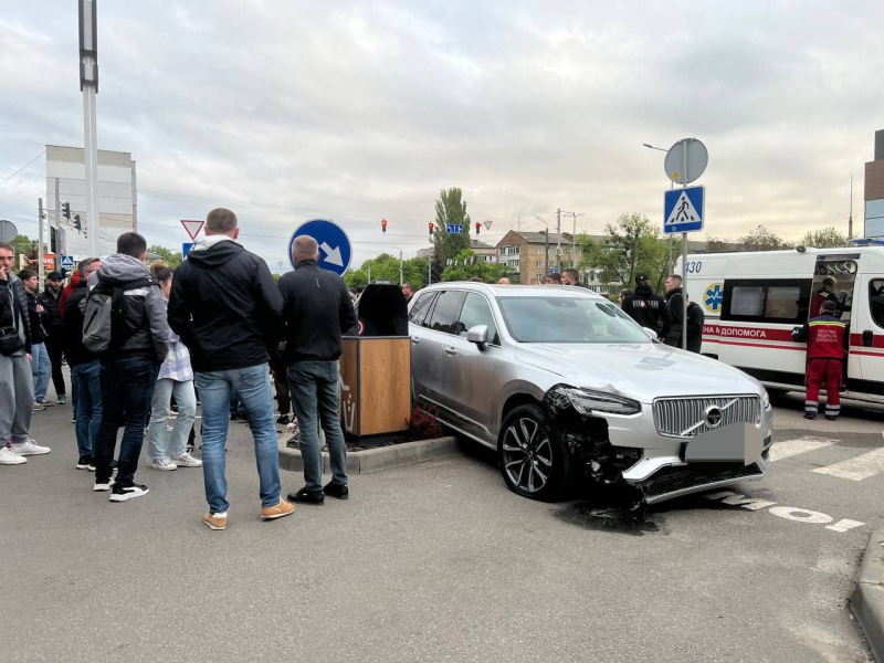 В Броварах пьяный глава РГА совершил ДТП: четверо пострадавших, среди них — ребенок