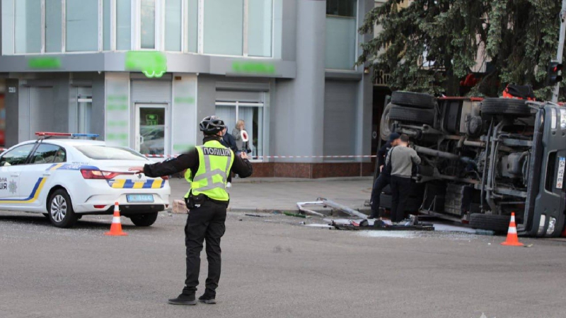 ДТП в Черкассах: пожарная машина въехала в троллейбус, среди пострадавших — ребенок