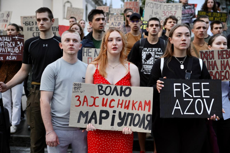 Free Azov: в годовщину Еленовской трагедии в украинских городах прошли акции