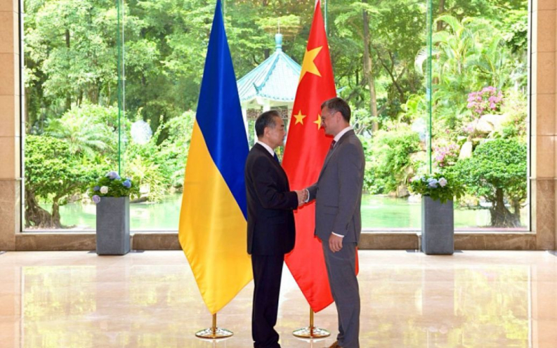 Китай четко высказался по поводу украинского суверенитета и оружия для России – Зеленский