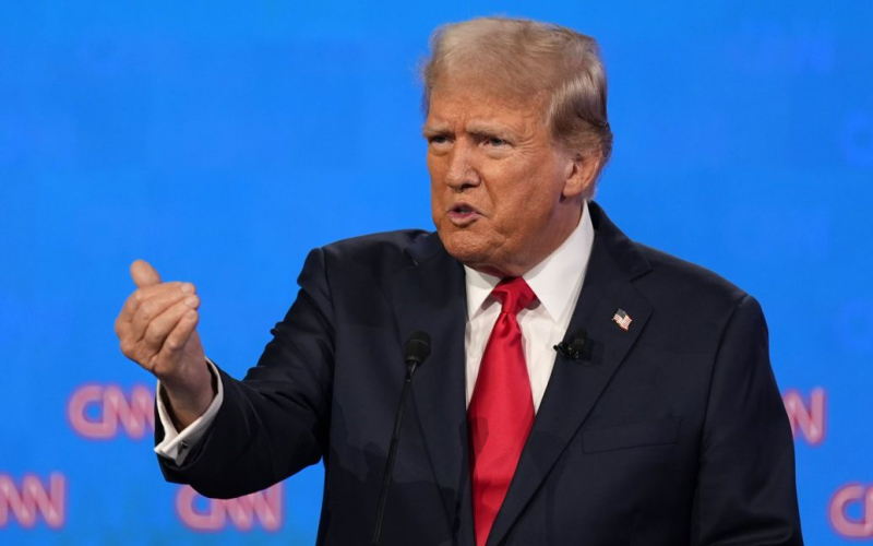 В случае победы, Трамп может потребовать у Украины отказаться от НАТО — Financial Times