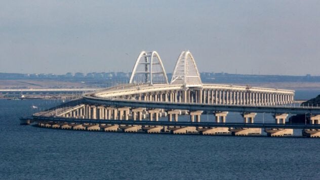 Traffic on the Crimean Bridge was blocked: explosions were heard in Kerch at night