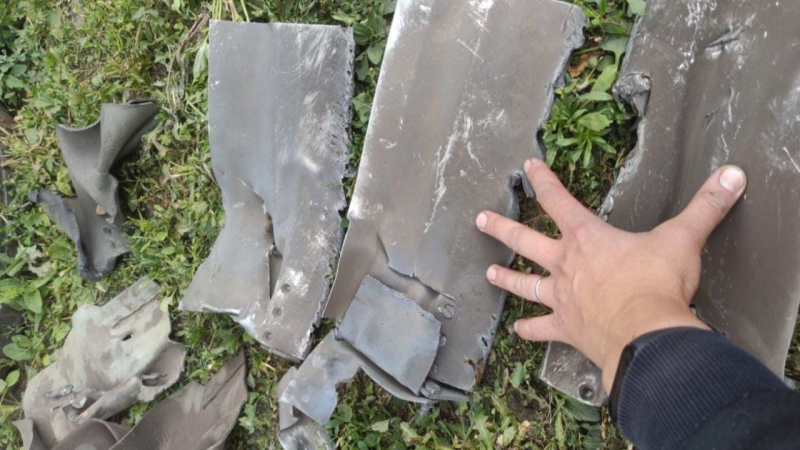 A bomb hit a power line in Tsupovka, Kharkiv region: the village is without electricity Photo 1