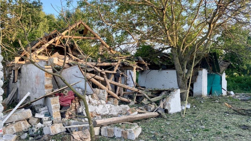 Russia Attacks Chernihiv Region with Drones: Man Killed, Houses Damaged Photo 1