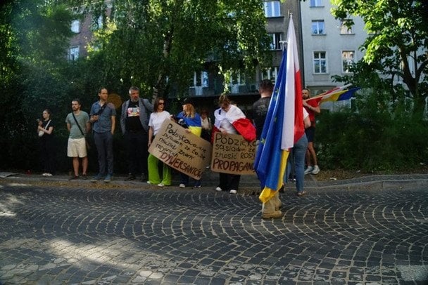 В одной из стран ЕС "продезинфицировали" российское консульство после его закрытия (фото)