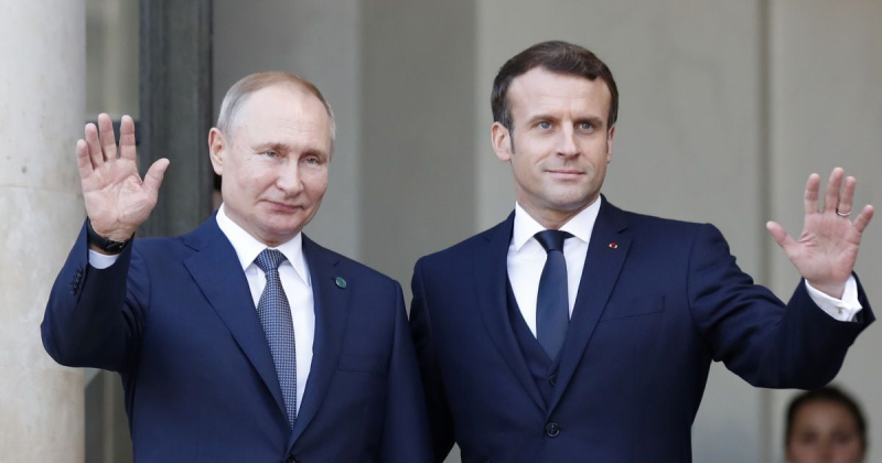 Russian President Vladimir Putin and French President Emmanuel Macron