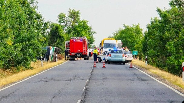 В Венгрии автобус с украинскими детьми попал в ДТП: пострадали 19 человек (фото)